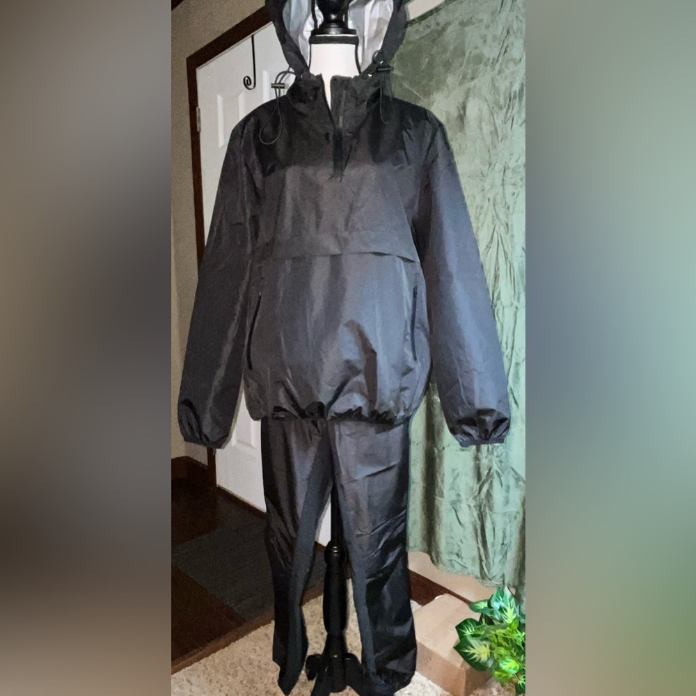 Black Nylon 2Pc. Sauna/Workout Suit Brand New Never Worn